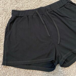COZY EARTH BLACK PAJAMA SHORTS.